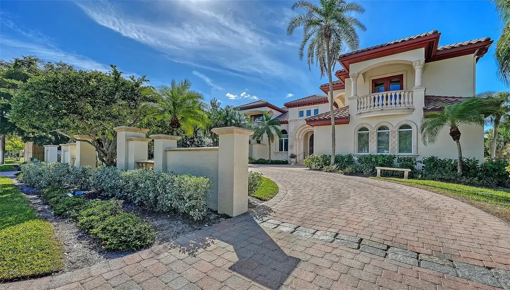 570 S Spoonbill Drive Sarasota FL 34236