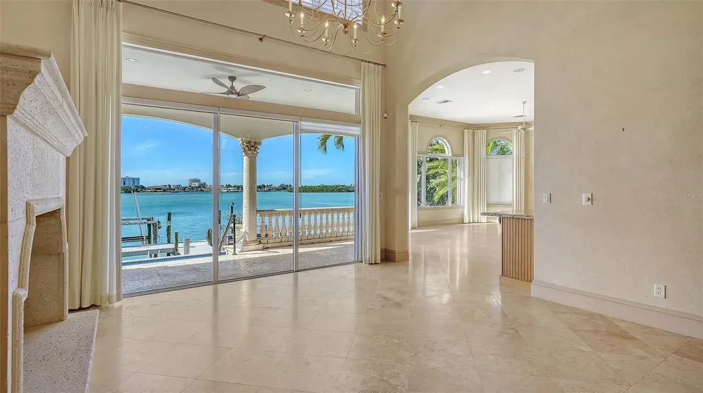 570 S Spoonbill Drive Sarasota FL 34236