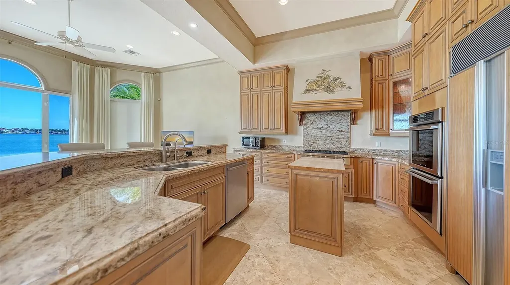 570 S Spoonbill Drive Sarasota FL 34236