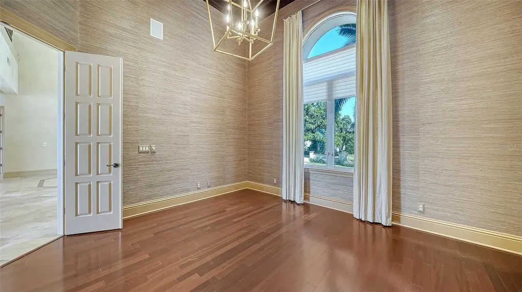 570 S Spoonbill Drive Sarasota FL 34236