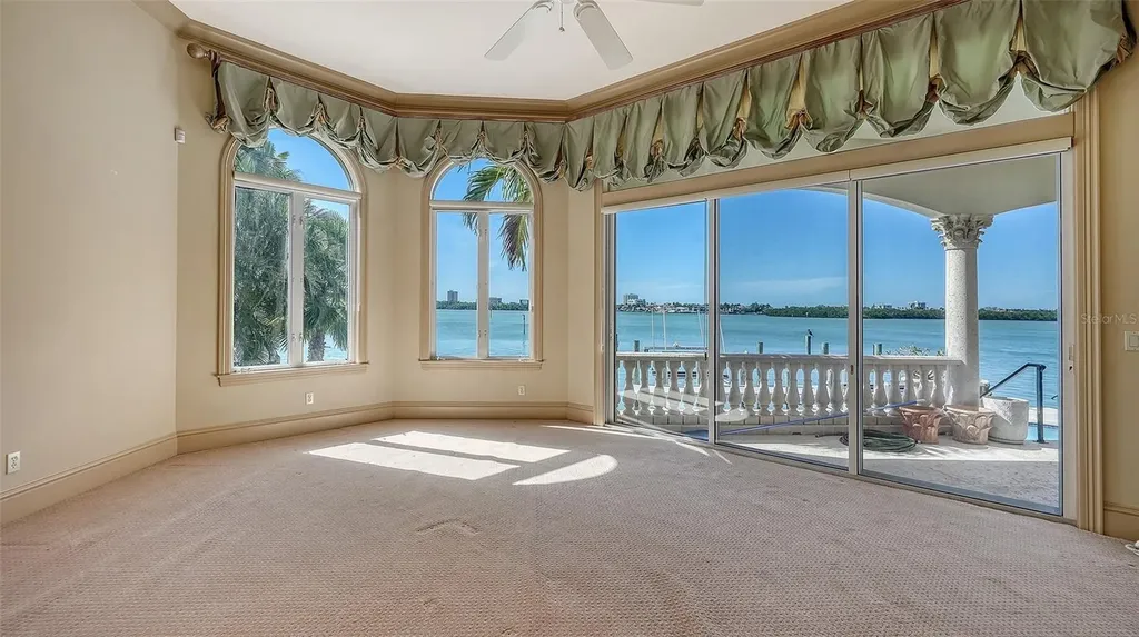 570 S Spoonbill Drive Sarasota FL 34236
