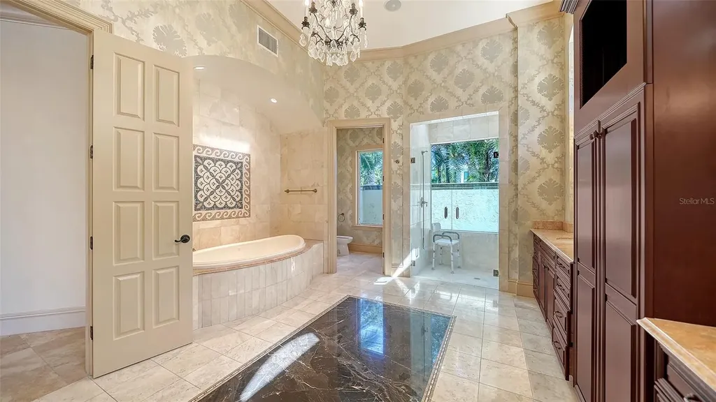 570 S Spoonbill Drive Sarasota FL 34236