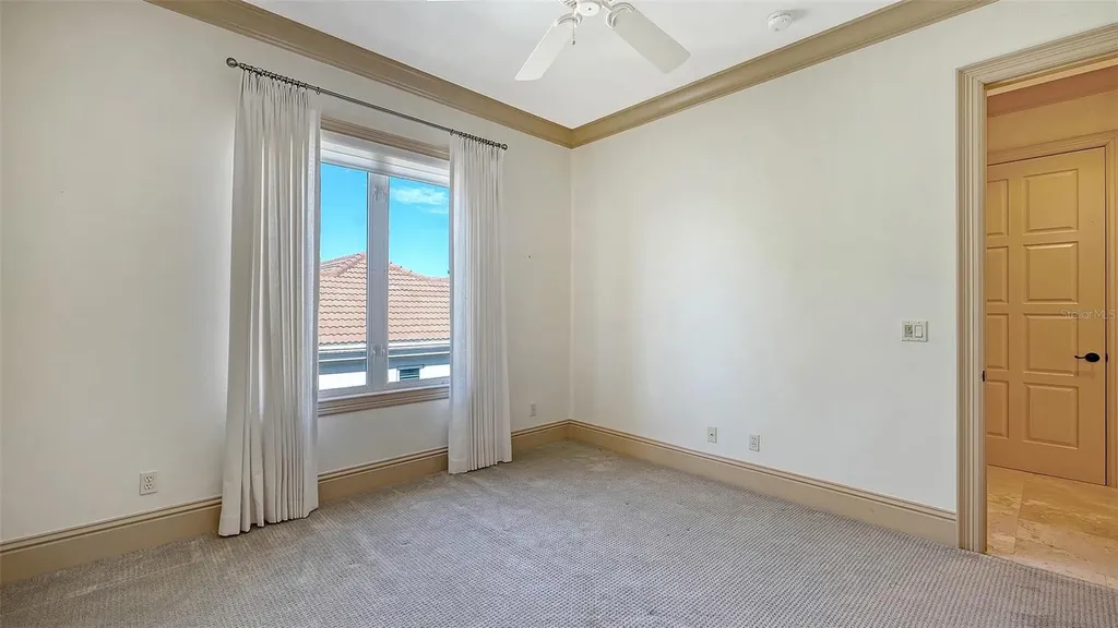 570 S Spoonbill Drive Sarasota FL 34236