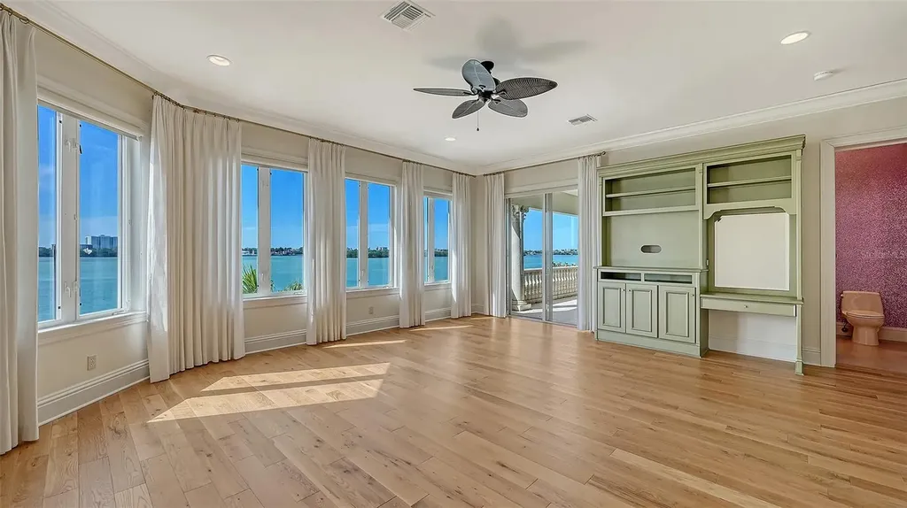 570 S Spoonbill Drive Sarasota FL 34236