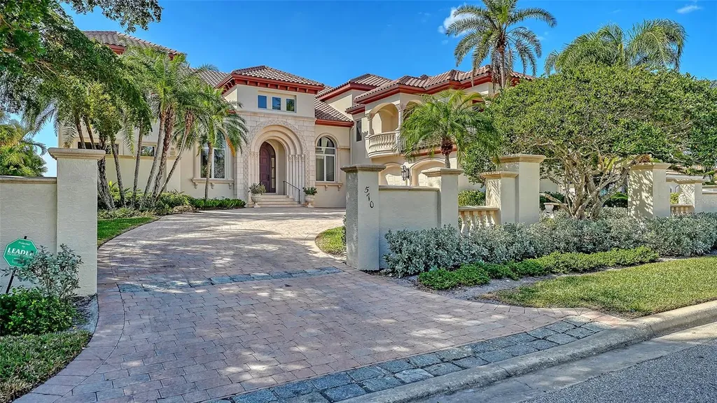 570 S Spoonbill Drive Sarasota FL 34236