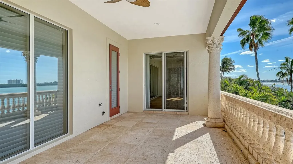 570 S Spoonbill Drive Sarasota FL 34236