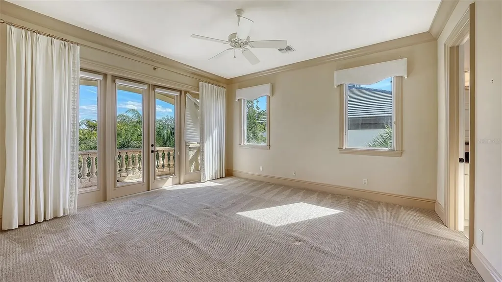 570 S Spoonbill Drive Sarasota FL 34236