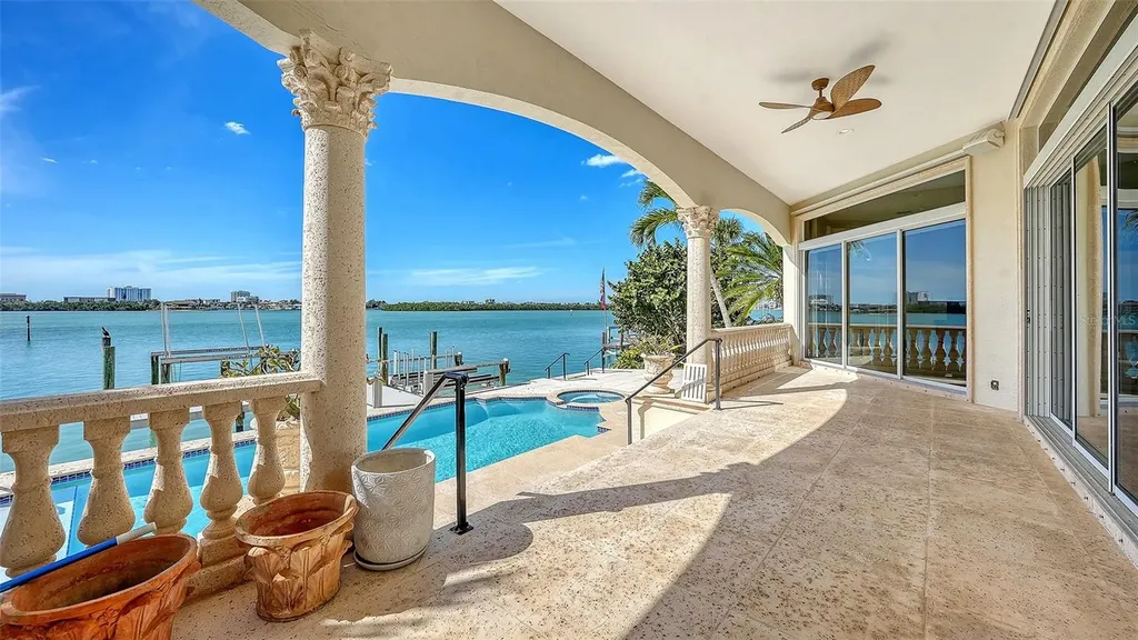 570 S Spoonbill Drive Sarasota FL 34236