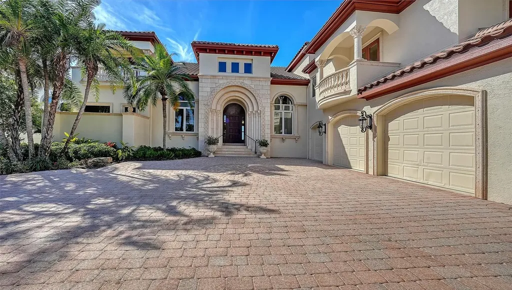 570 S Spoonbill Drive Sarasota FL 34236