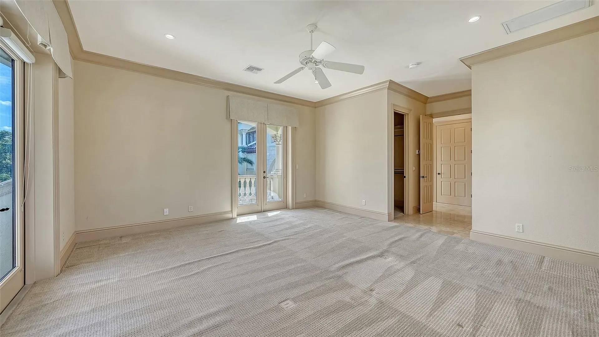 570 S Spoonbill Drive Sarasota FL 34236