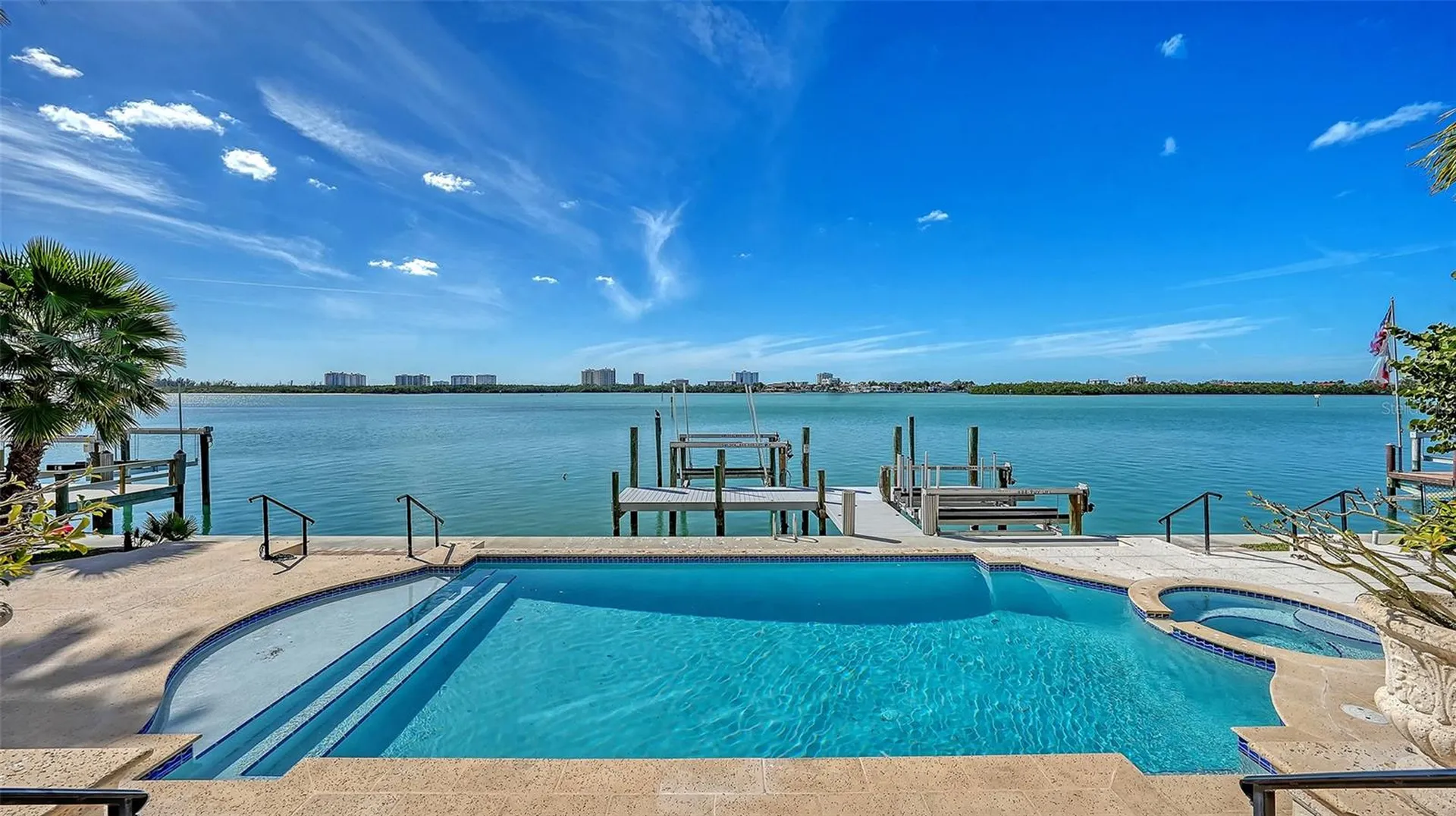 570 S Spoonbill Drive Sarasota FL 34236