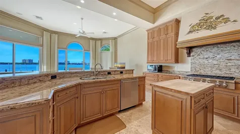 570 S Spoonbill Drive Sarasota FL 34236