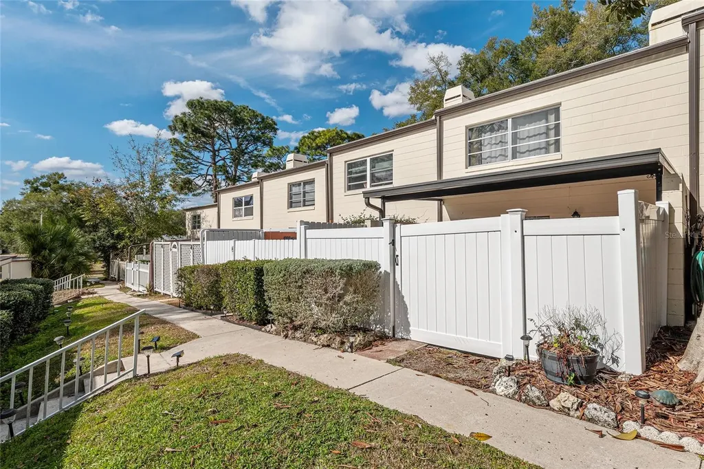 9951 SW 88th Court Road Ocala FL 34481