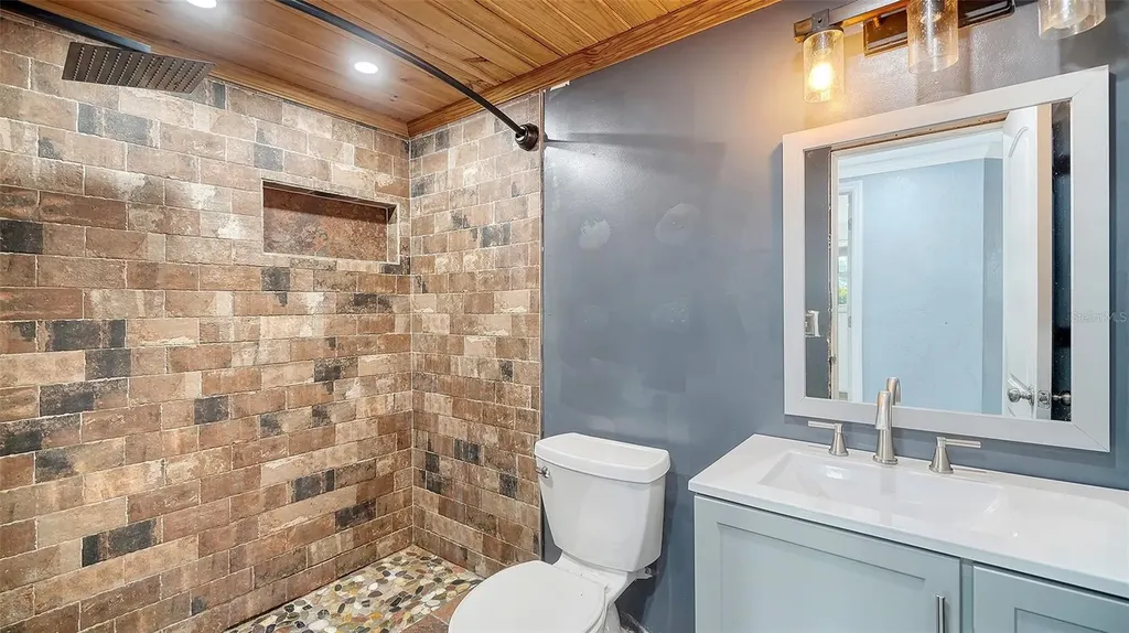 1203 Pineland Avenue Venice FL 34285