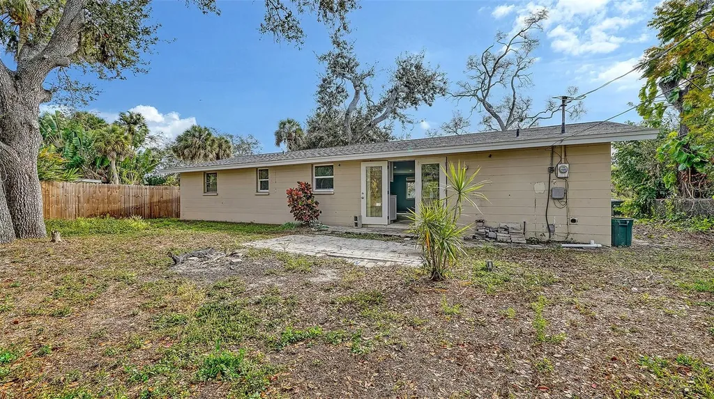 1203 Pineland Avenue Venice FL 34285