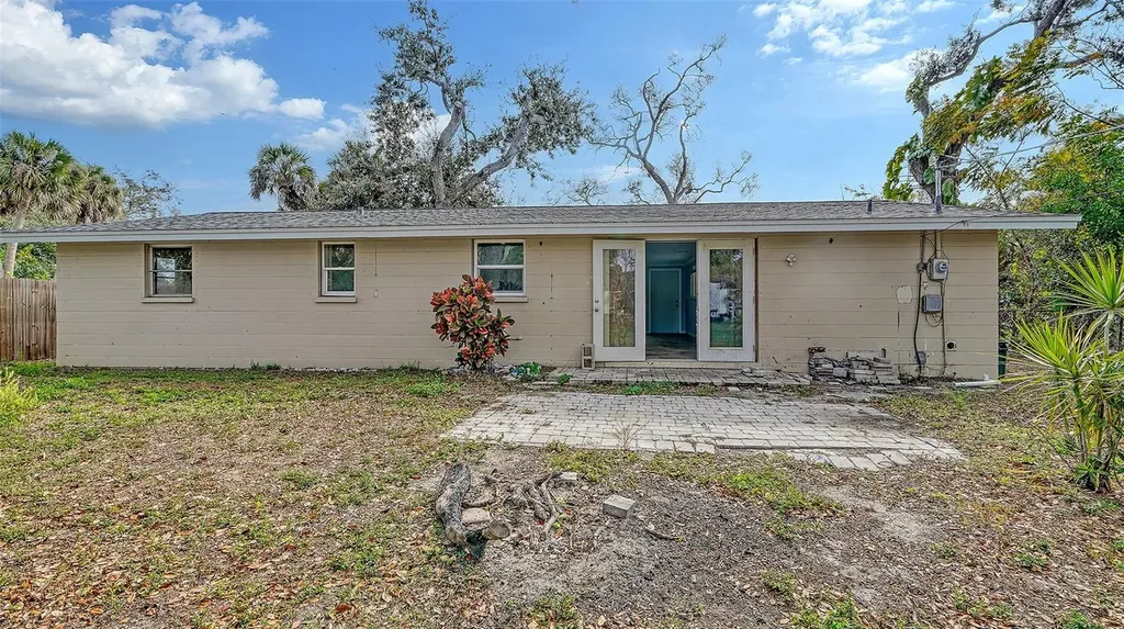 1203 Pineland Avenue Venice FL 34285