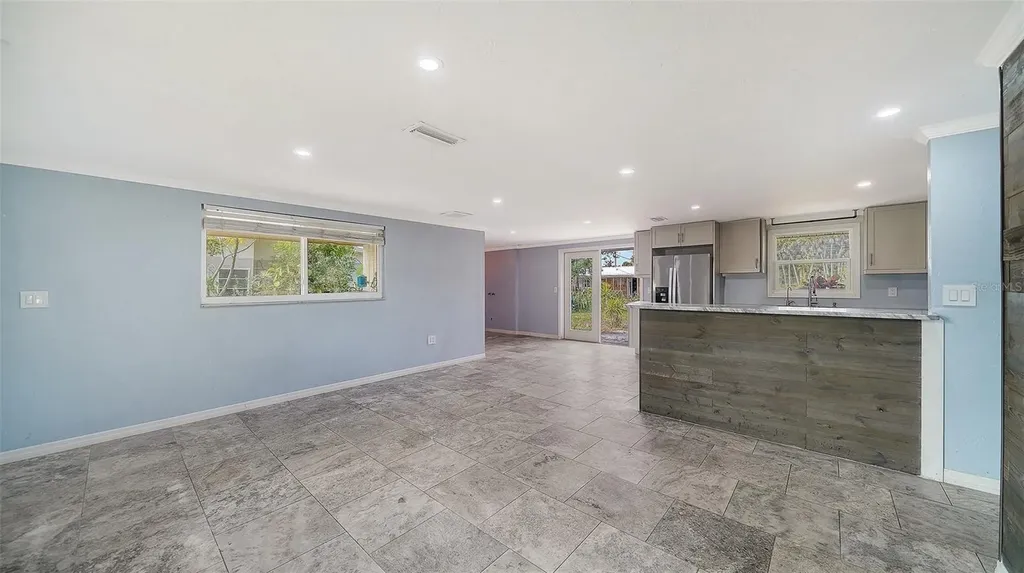 1203 Pineland Avenue Venice FL 34285