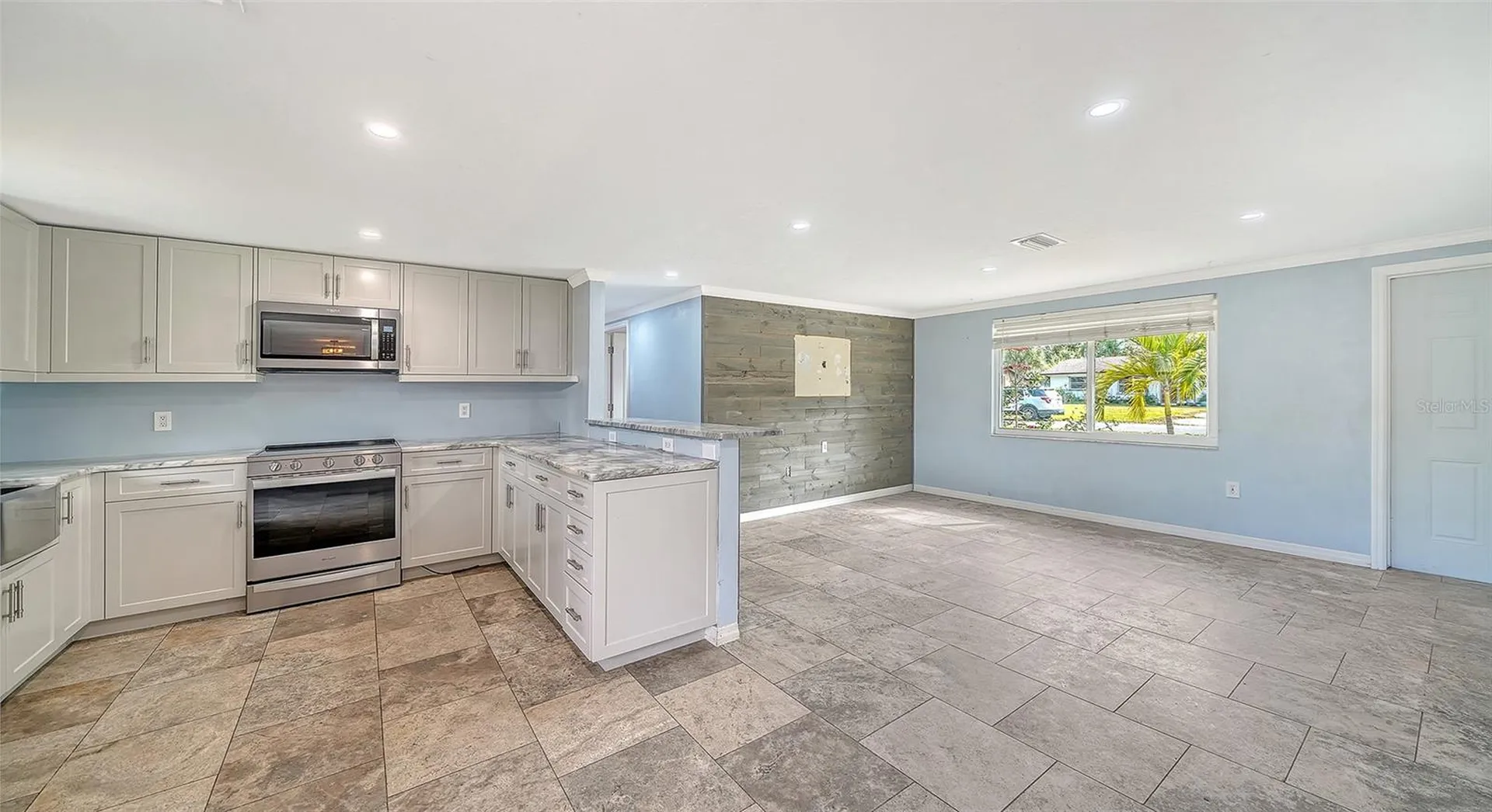 1203 Pineland Avenue Venice FL 34285