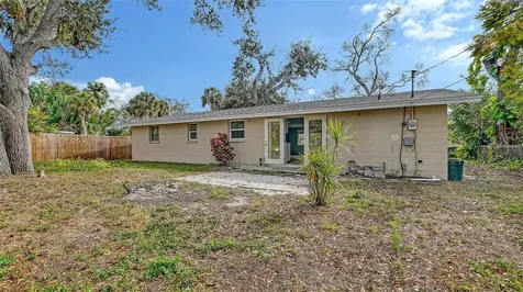 1203 Pineland Avenue Venice FL 34285