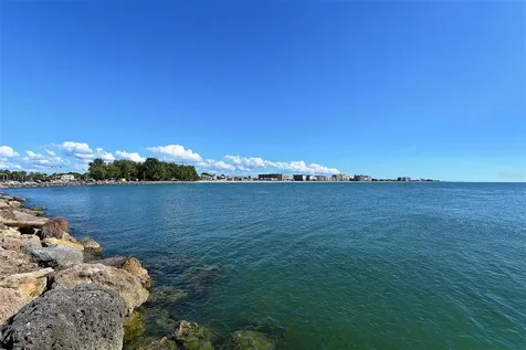 1203 Pineland Avenue Venice FL 34285