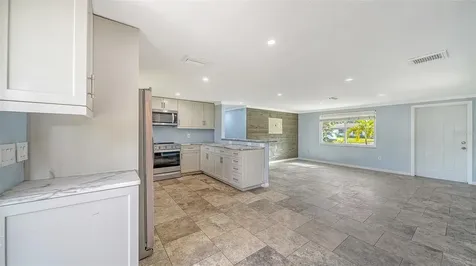 1203 Pineland Avenue Venice FL 34285