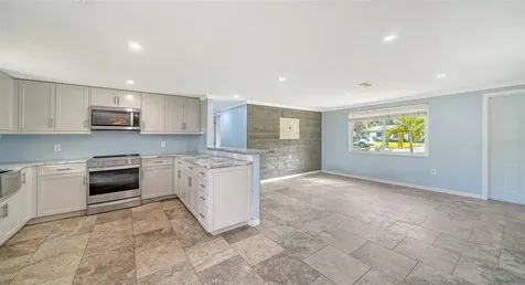 1203 Pineland Avenue Venice FL 34285