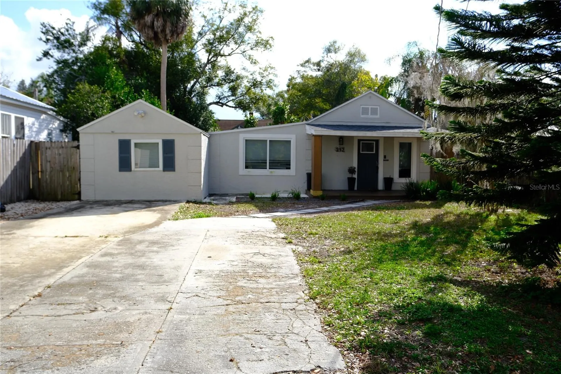 212 W Hiawatha Street Tampa FL 33604