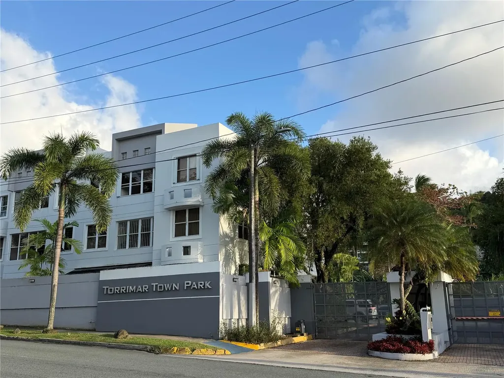 Apt 701 Edif B Cond. Torrimar Town Park Guaynabo PR 00969