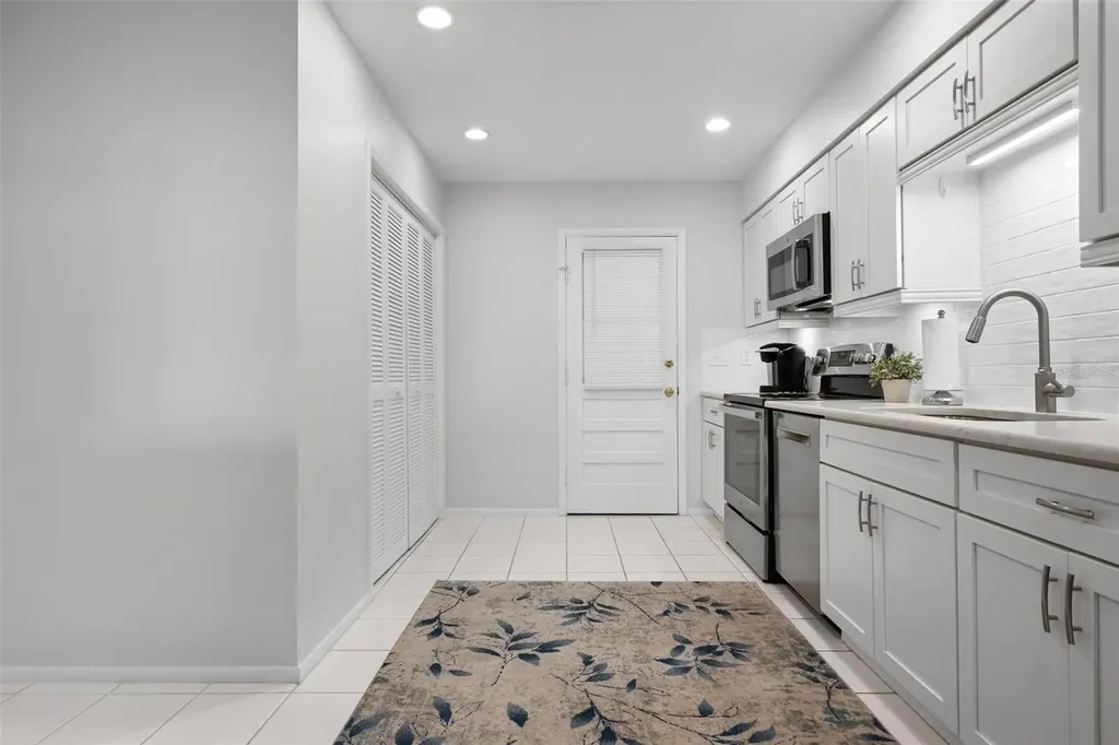 7303 9th Avenue W Bradenton FL 34209