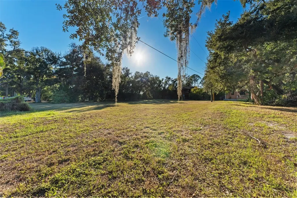 Manhattan Avenue S Tampa FL 33616