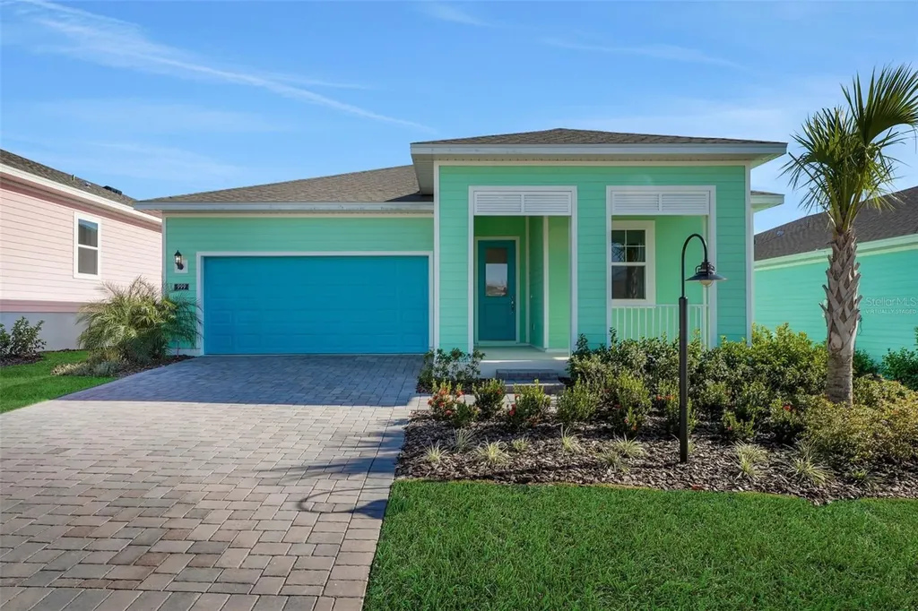 999 Fiesta Key Circle Lady Lake FL 32159
