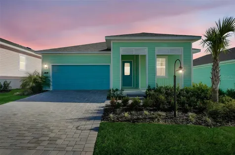 999 Fiesta Key Circle Lady Lake FL 32159