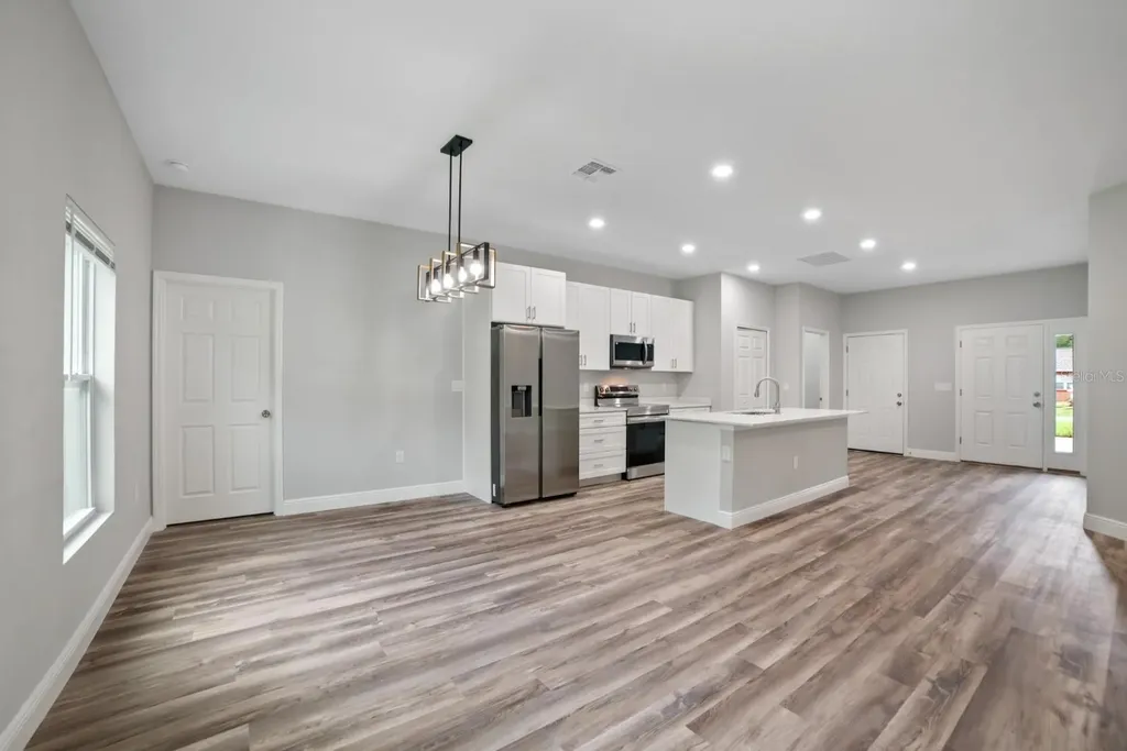 2642 Magnolia Circle Lake Wales FL 33898