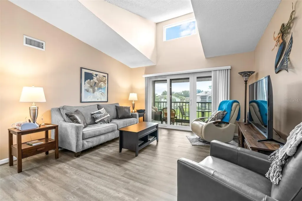 1871 Pine Ridge Way W Palm Harbor FL 34684