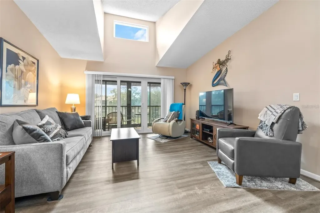 1871 Pine Ridge Way W Palm Harbor FL 34684