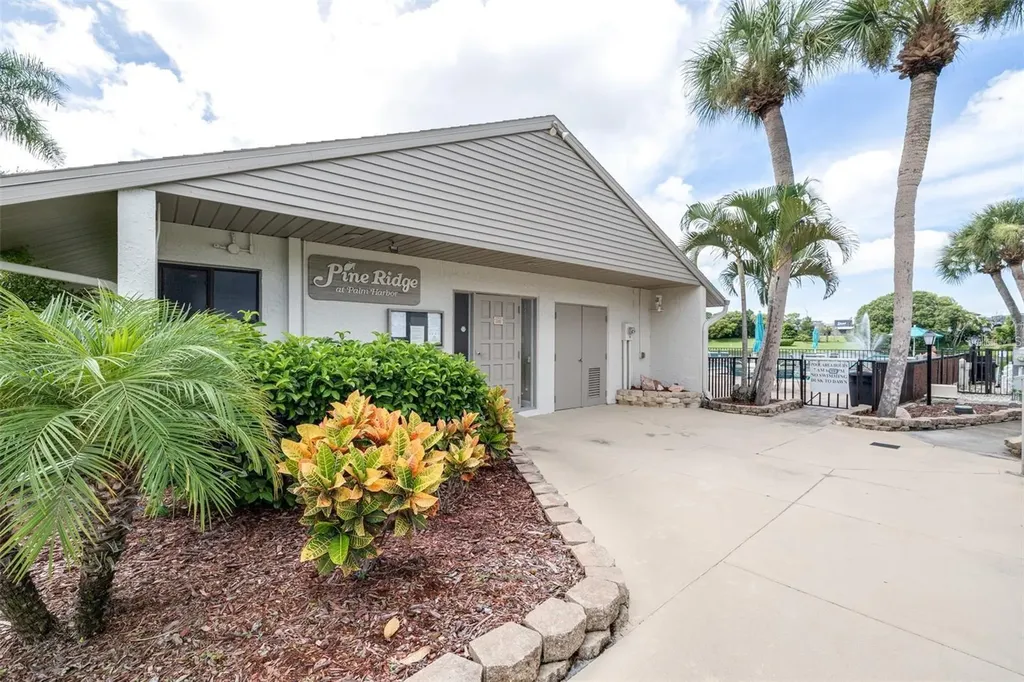 1871 Pine Ridge Way W Palm Harbor FL 34684
