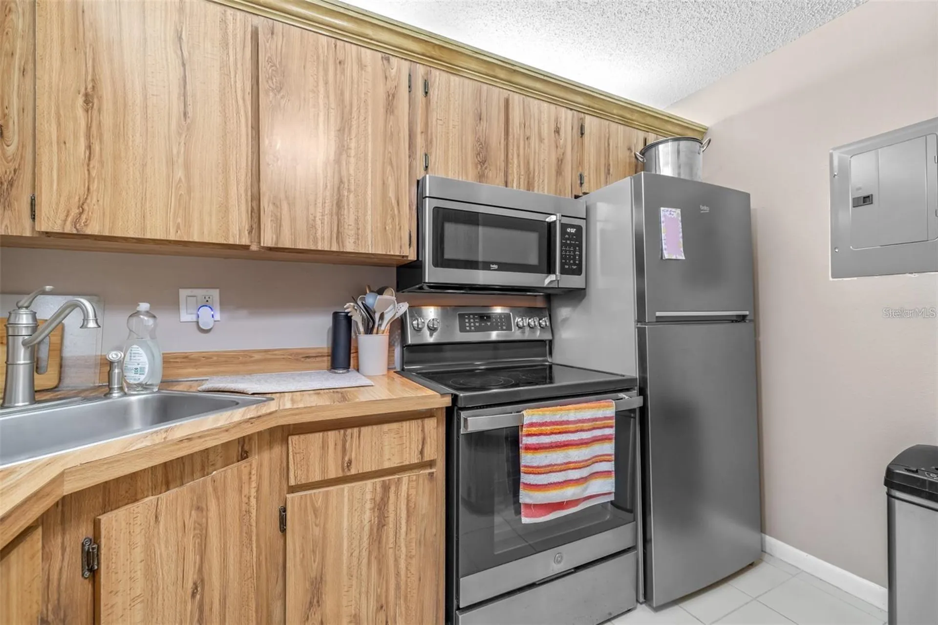 1871 Pine Ridge Way W Palm Harbor FL 34684