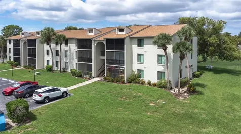 1871 Pine Ridge Way W Palm Harbor FL 34684