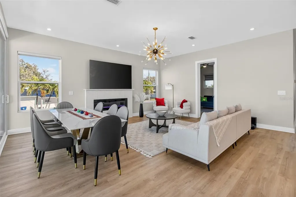 301 79th Street S St Petersburg FL 33707