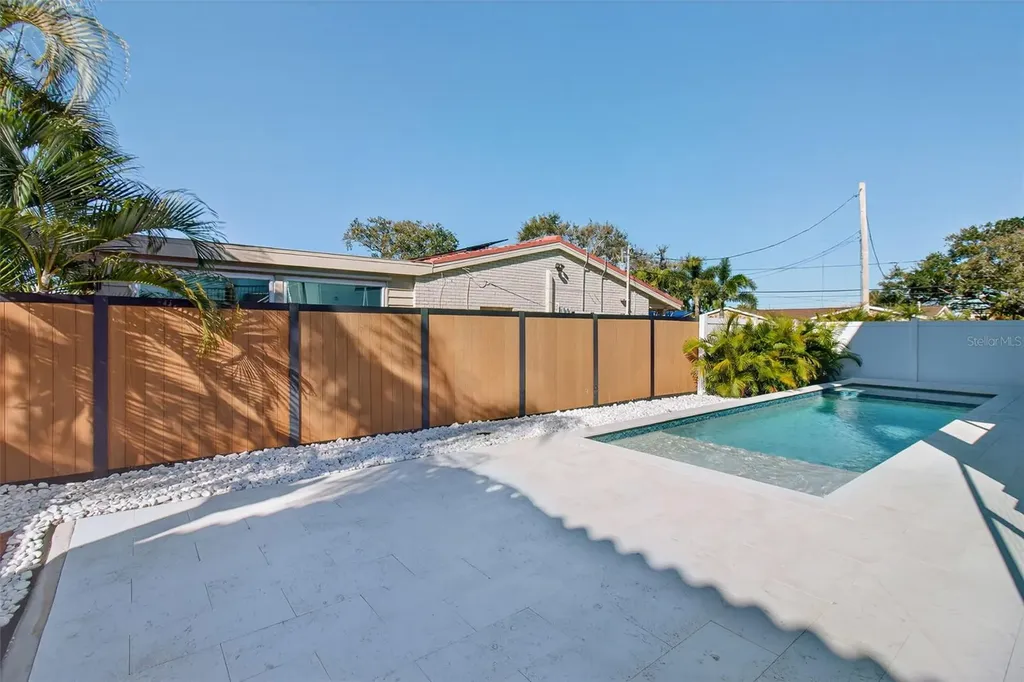 301 79th Street S St Petersburg FL 33707