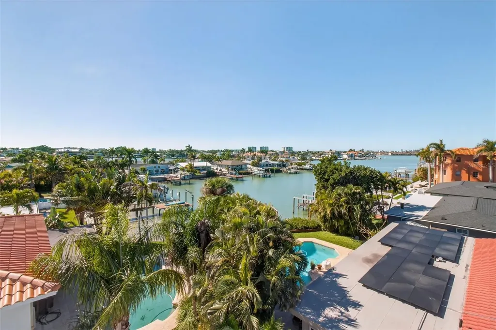 301 79th Street S St Petersburg FL 33707