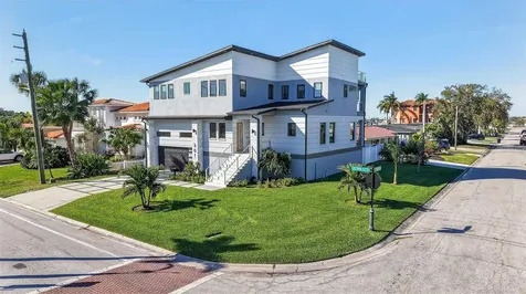 301 79th Street S St Petersburg FL 33707