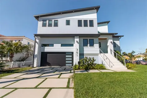 301 79th Street S St Petersburg FL 33707