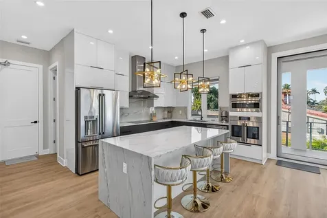 301 79th Street S St Petersburg FL 33707