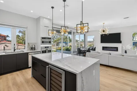 301 79th Street S St Petersburg FL 33707