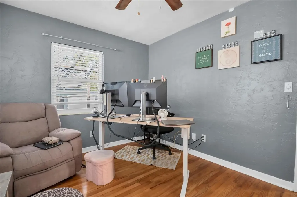 4929 36th Avenue N St Petersburg FL 33710