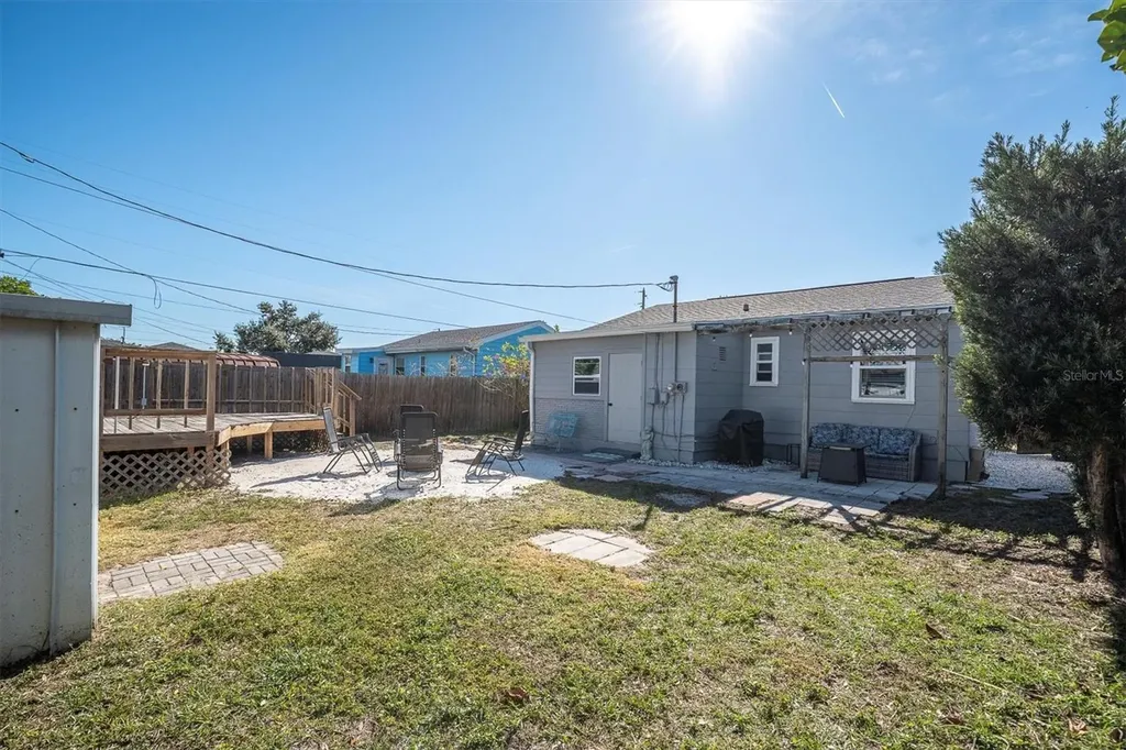 4929 36th Avenue N St Petersburg FL 33710