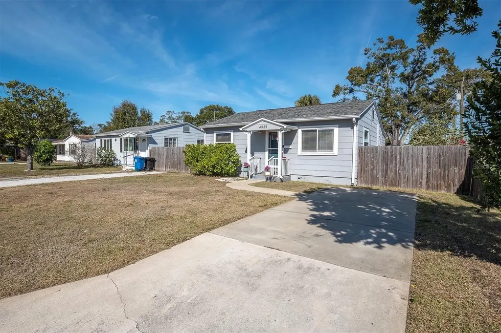 4929 36th Avenue N St Petersburg FL 33710