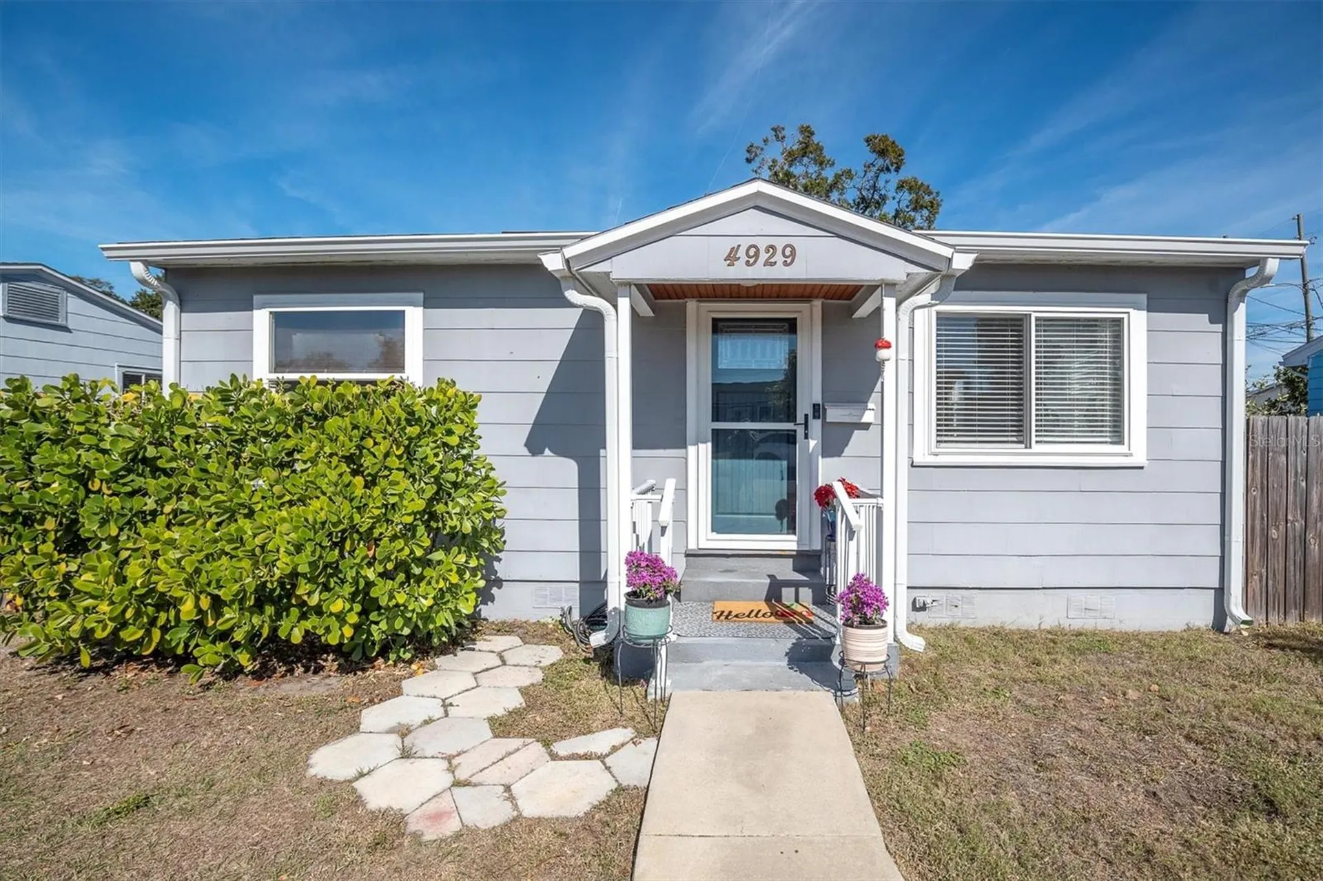 4929 36th Avenue N St Petersburg FL 33710