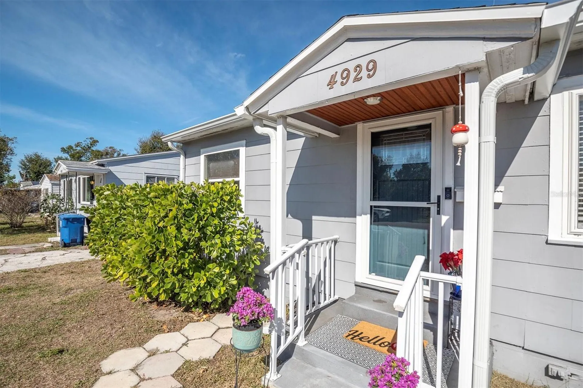 4929 36th Avenue N St Petersburg FL 33710